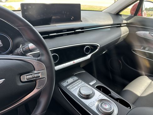 Used 2025 Genesis GV70 2.5T AWD/4WD image 15
