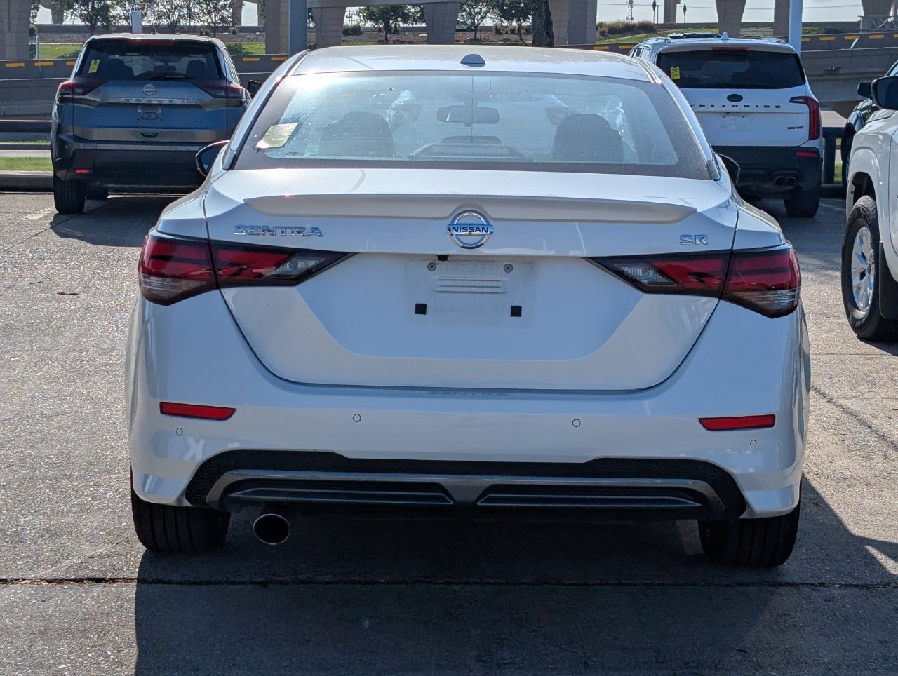 Used 2022 Nissan Sentra SR w/ SR Premium Package FWD image 5