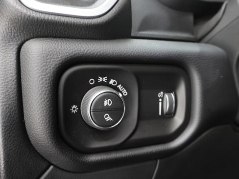 Used 2022 RAM 2500 Big Horn w/ Night Edition AWD/4WD image 41