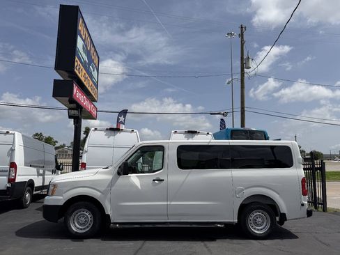 Used 2018 Nissan NV 3500 S RWD image 4