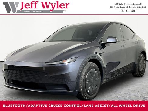 Used 2026 Tesla Model Y Long Range AWD/4WD image 1