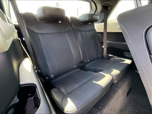 Used 2024 Land Rover Range Rover Long Wheelbase SE image 29