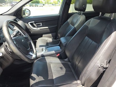 Used 2018 Land Rover Discovery Sport HSE AWD/4WD image 6