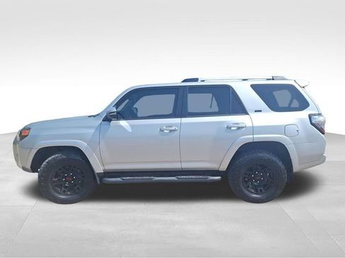 Used 2024 Toyota 4Runner SR5 Premium w/ Moonroof Package AWD/4WD image 4