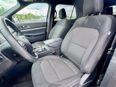 Used 2018 Ford Explorer XLT AWD/4WD image 19