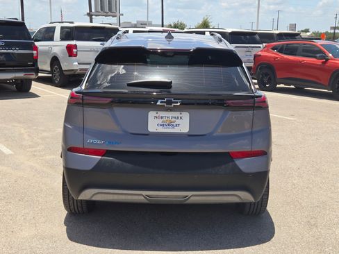 Used 2022 Chevrolet Bolt EUV Premier FWD image 4
