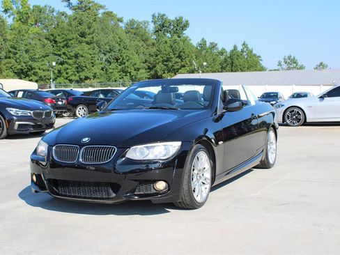 Used 2013 BMW 335i Convertible image 4