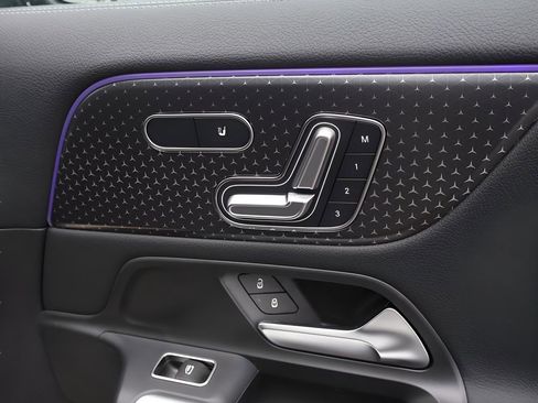 Used 2025 Mercedes-Benz GLA 250 4MATIC image 15