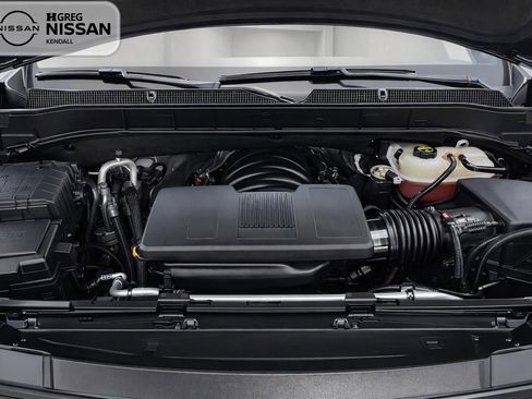 Used 2024 Chevrolet Suburban LS RWD image 15