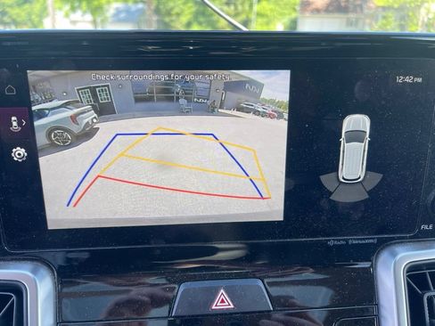 Used 2023 Kia Sorento S w/ Panoramic Sunroof Package AWD/4WD image 10