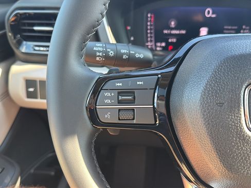 Used 2026 Honda Pilot Touring image 21