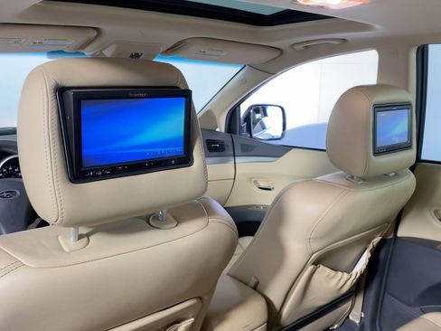 Used 2011 Subaru Tribeca Limited w/ PWR Moonroof & Navigation Pkg image 30