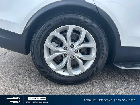 Used 2018 Land Rover Discovery SE AWD/4WD image 10