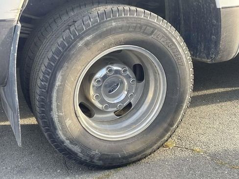 Used 2016 Ford F350 Lariat w/ Chrome Package image 6