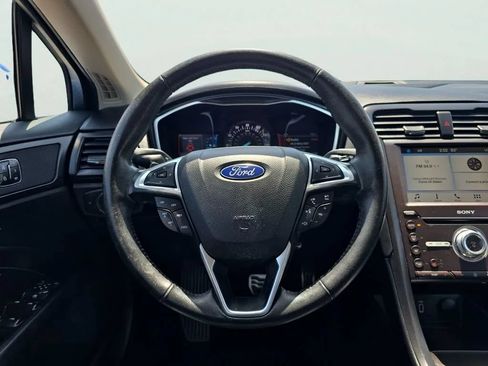 Used 2017 Ford Fusion Titanium FWD image 23
