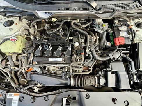 Used 2016 Honda Civic Touring image 19