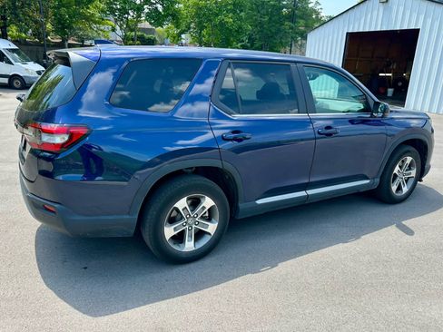 Used 2025 Honda Pilot EX-L image 5