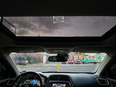 Used 2016 Nissan Maxima Platinum w/ Interior Lighting Package image 19