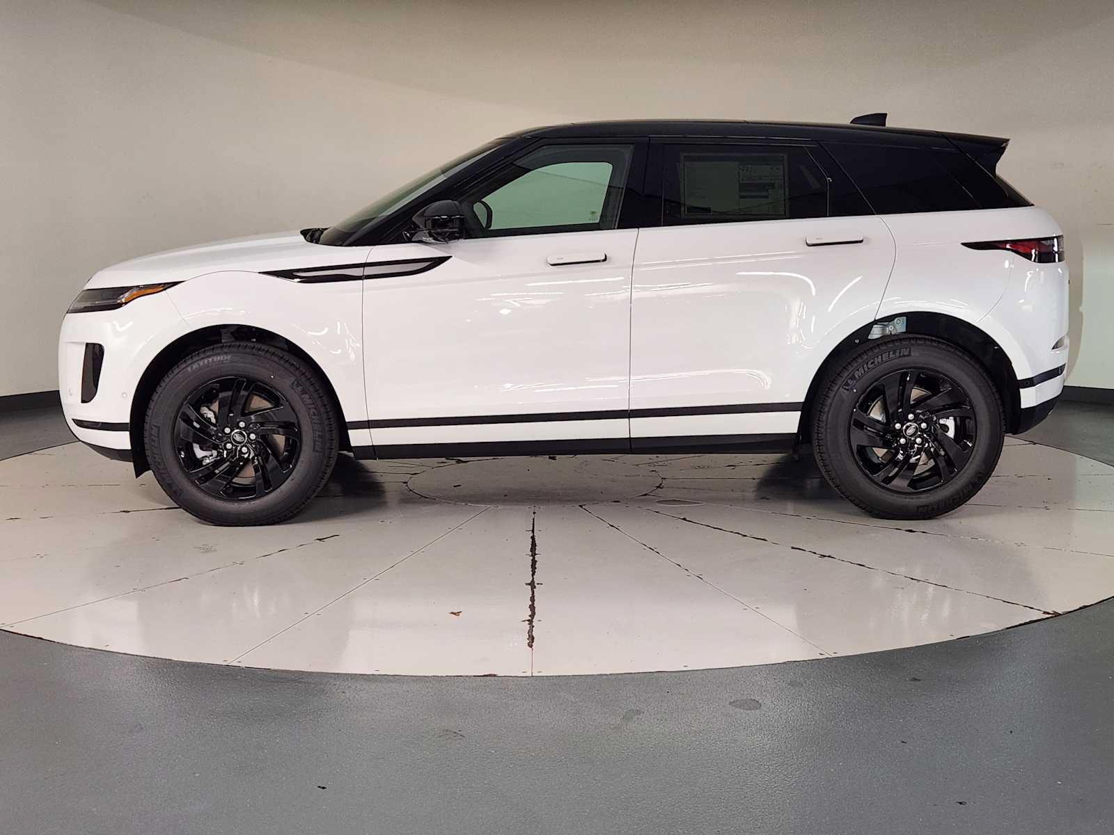 New 2026 Land Rover Range Rover Evoque S AWD/4WD image 5