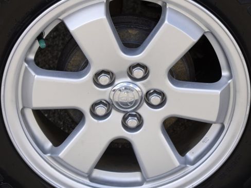 Used 2005 Toyota Prius FWD image 38