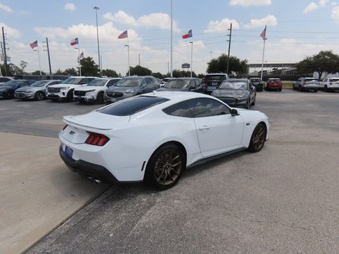 Certified 2025 Ford Mustang GT Premium RWD image 9