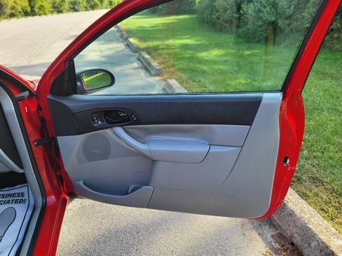 Used 2006 Ford Focus SES image 14