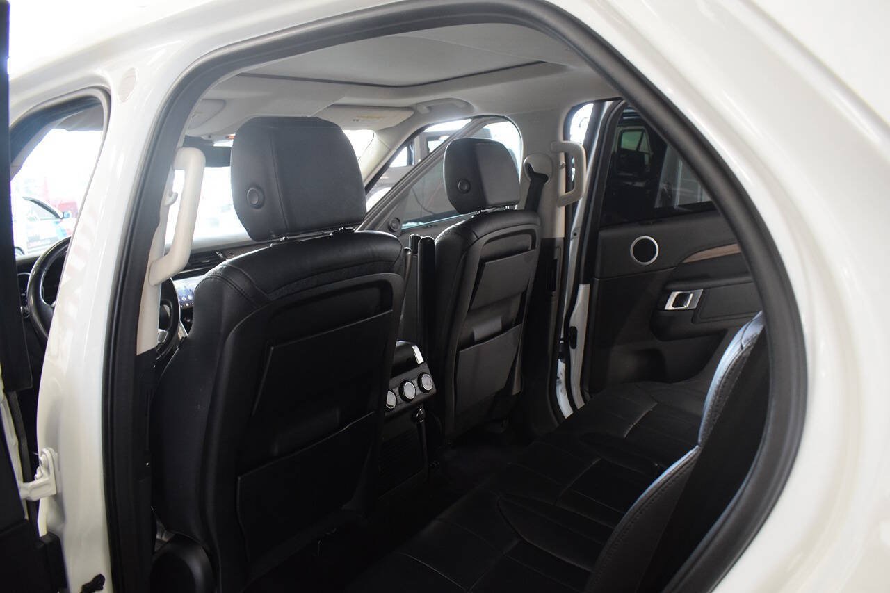 Used 2017 Land Rover Discovery HSE AWD/4WD image 44