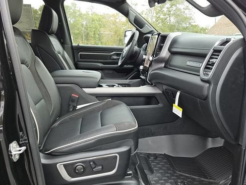 New 2026 RAM 1500 Laramie w/ Sport Appearance Package AWD/4WD image 15