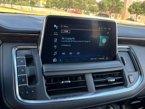 Used 2023 Chevrolet Suburban Z71 image 21