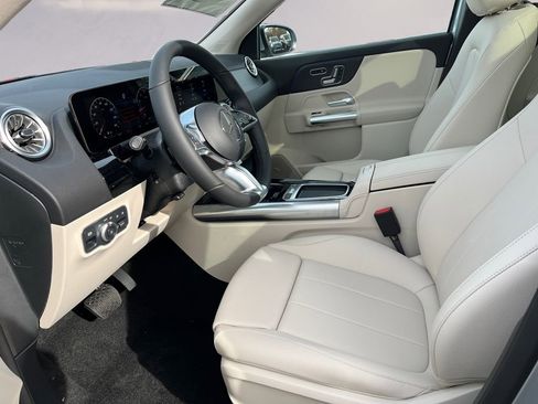 Used 2026 Mercedes-Benz GLA 250 4MATIC image 6