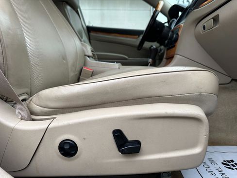 Used 2014 Chrysler 300 C RWD image 47