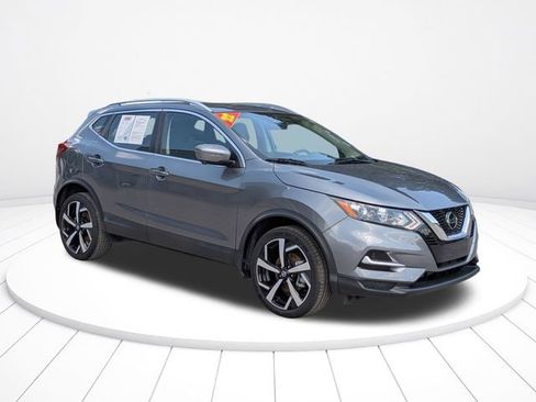 Used 2022 Nissan Rogue Sport SL FWD image 2