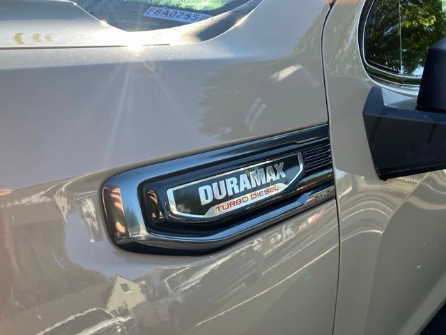 Used 2022 GMC Sierra 1500 AT4 w/ AT4 Preferred Package AWD/4WD image 12