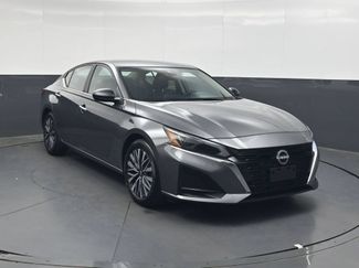 Used 2025 Nissan Altima 2.5 SV FWD video 2