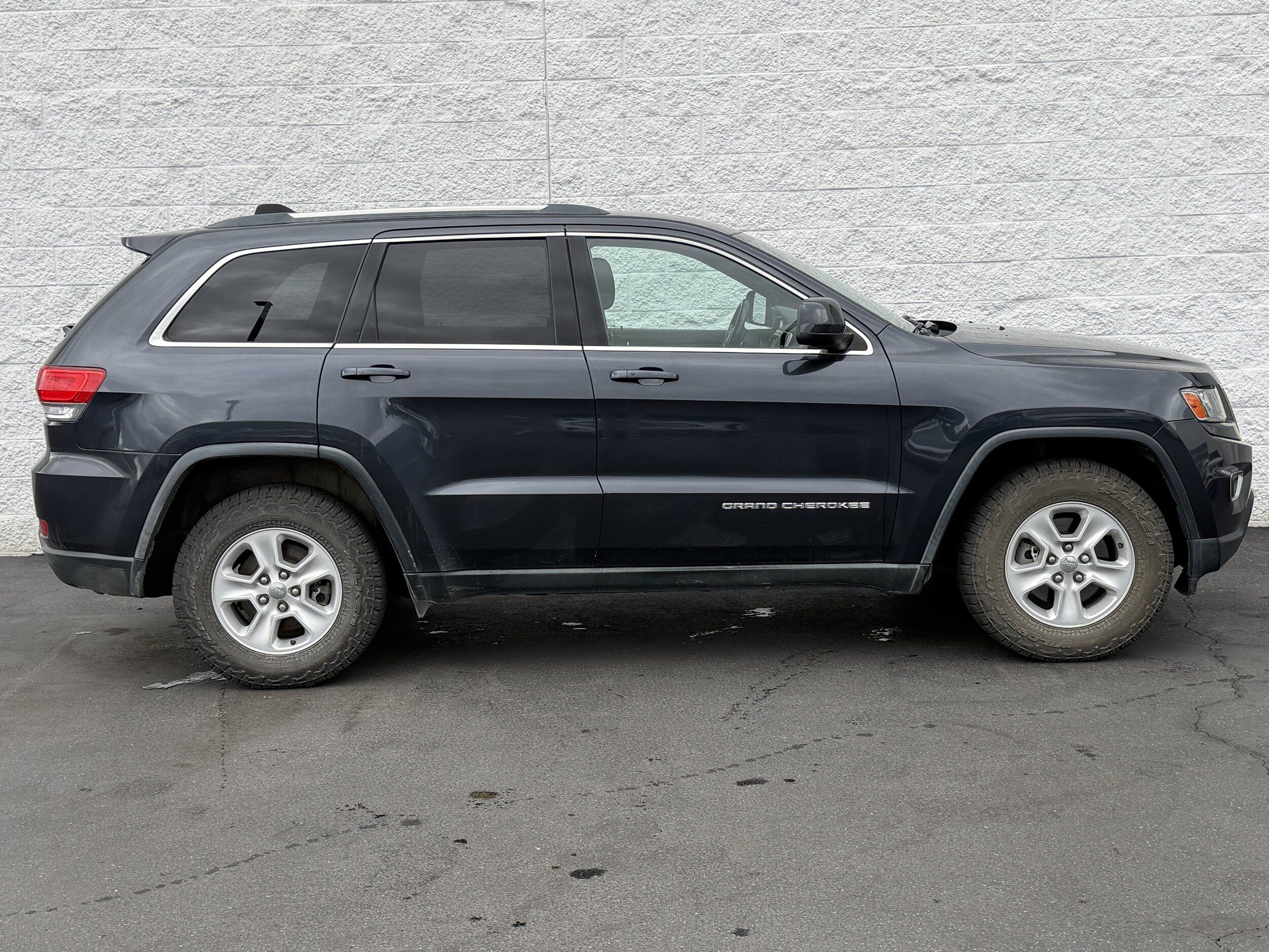 Used 2014 Jeep Grand Cherokee Laredo w/ Quick Order Package 23E RWD image 4