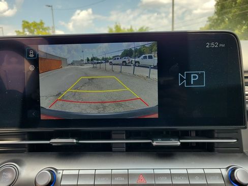 Used 2025 Hyundai Kona SEL FWD image 16