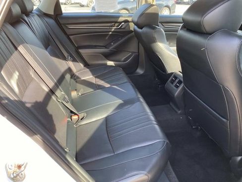Used 2018 Honda Accord Touring image 27