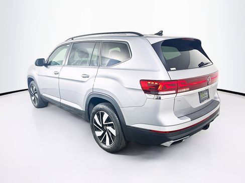 Used 2025 Volkswagen Atlas SE image 5