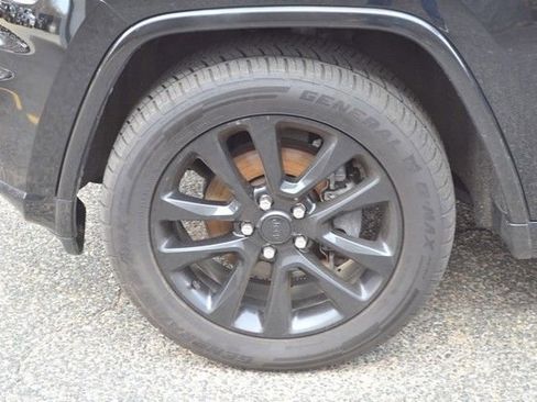 Used 2020 Jeep Grand Cherokee Altitude image 13