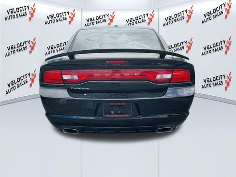 Used 2014 Dodge Charger SXT Plus image 3