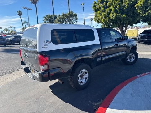 Used 2018 Toyota Tacoma SR w/ SR Convenience Package image 24