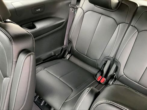 New 2026 Jeep Grand Cherokee L Limited w/ Limited Altitude Package image 17