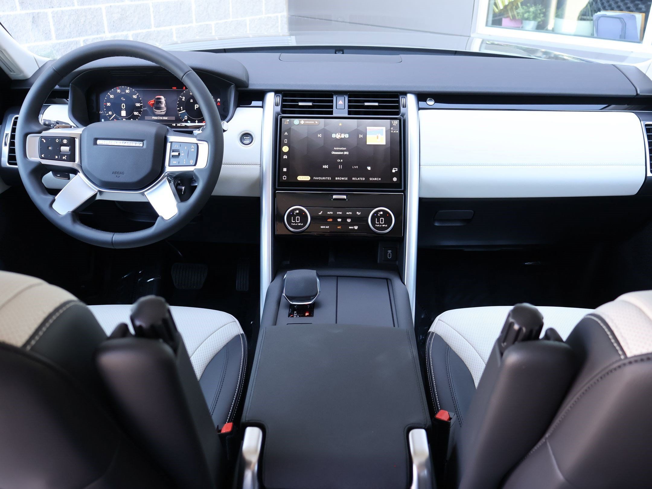 Used 2026 Land Rover Discovery S AWD/4WD image 30