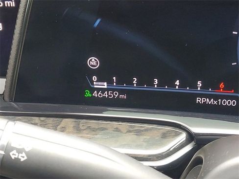 Certified 2023 Cadillac Escalade ESV Premium Luxury w/ Performance Package image 13