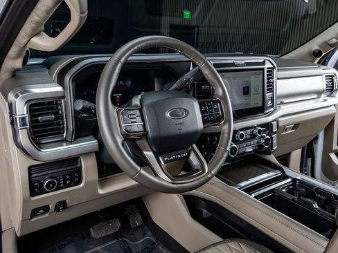 Used 2026 Ford F250 Platinum w/ Platinum Plus Package image 17