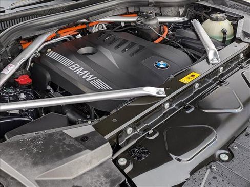 Used 2026 BMW X5 xDrive50e w/ M Sport Package image 24