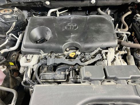Used 2019 Toyota RAV4 LE w/ All Weather Liner Package AWD/4WD image 27