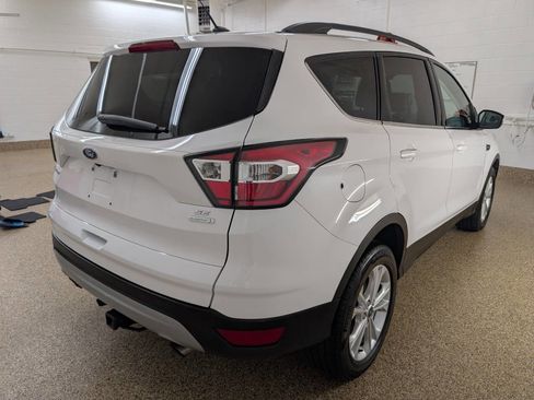 Used 2017 Ford Escape SE w/ Equipment Group 201A image 4