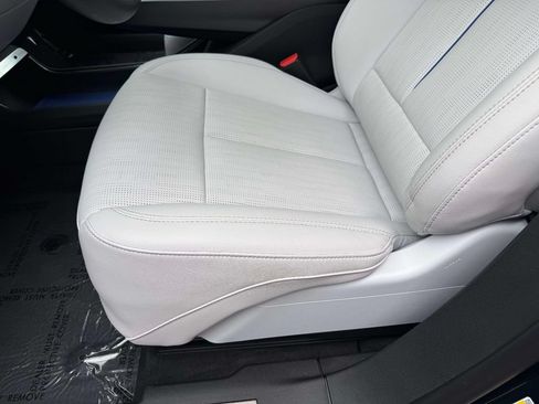 Used 2026 Cadillac Lyriq Luxury w/ LPO, Floor Liner Package AWD/4WD image 3
