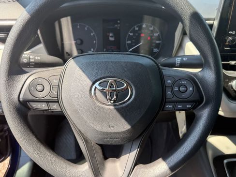 Used 2023 Toyota Corolla LE w/ Carpet Mat Package (TMS) FWD image 19
